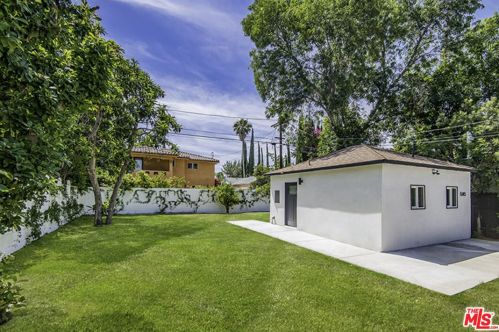 5143 Newcastle Ave, Van Nuys CA  91316-3512 exterior
