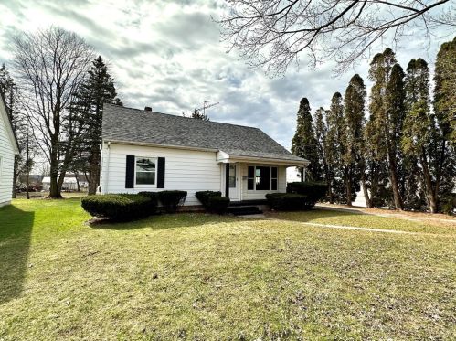 203 Clen Moore Blvd, New Castle PA  16105-2141 exterior