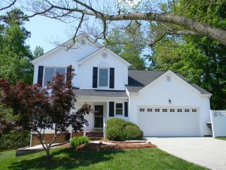 4910 Heritage Woods Ct, Greensboro, NC 27407-6125