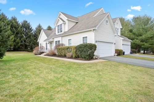 20 Deep Meadow Ln, Warwick RI  02818-2067 exterior