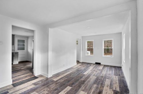 829 Bailey Hill Rd, Killingly CT  06241-1836 exterior