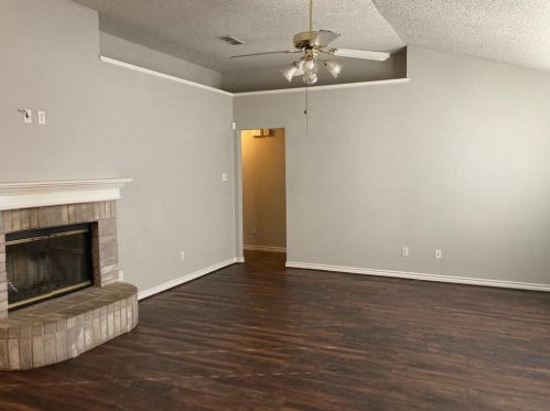 5701 Northfield Dr, Fort Worth, TX 76179-3755