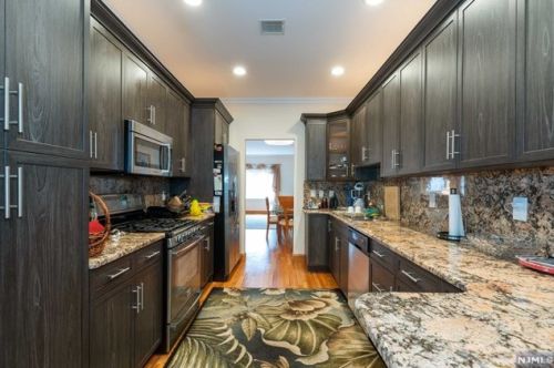 134 Demarest Ln, Montvale NJ  07645-2341 exterior