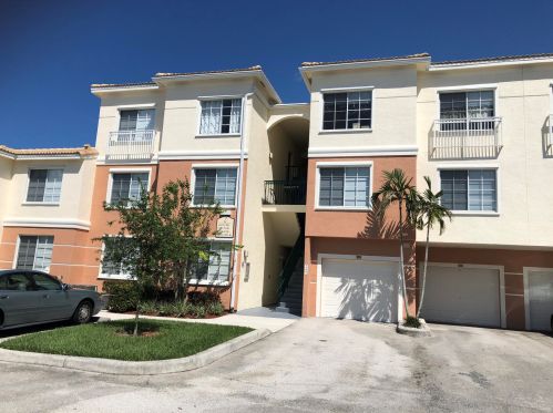 2206 Myrtlewood Cir, West Palm Beach, FL 33418-6714