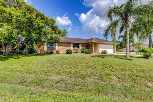 681 College Park Rd, Fort Pierce, FL 34953-3331
