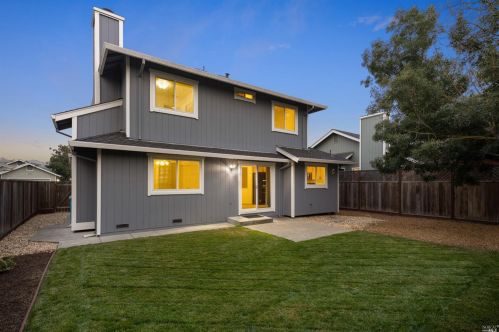 848 Breeze Way, Santa Rosa, CA 95404-6158