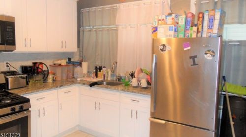 35 Oak Ave, Irvington NJ 07111-3851 exterior