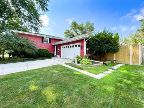 14403 Dragus Dr, Cedar Lake, IN 46303-9625