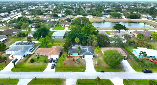 671 Ewing Ave, Fort Pierce, FL 34983-2439