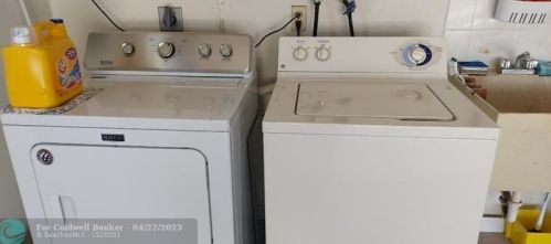 382 Gulfstream Ave, Fort Pierce FL  34983-1219 exterior