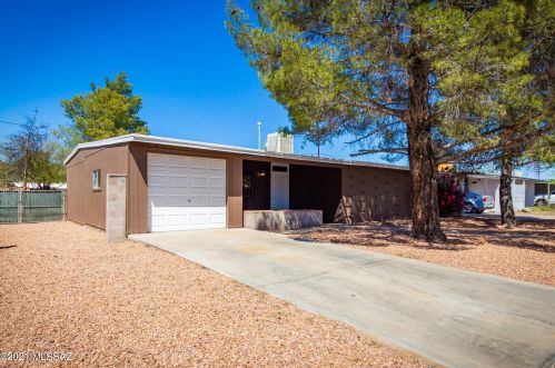 4225 Valentine St, Tucson, AZ 85711-6257