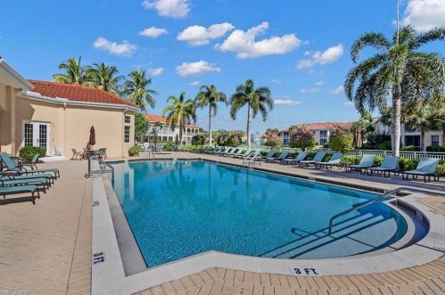 900 Lambiance Cir, Naples FL  34108-6801 exterior
