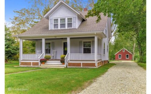750 New Suffolk Rd, Nassau Point, NY 11935-2054
