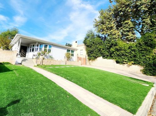 949 Dolores Dr, Altadena, CA 91001-1740