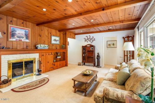 1873 Los Encinos Ave, Glendale CA  91208-2221 exterior