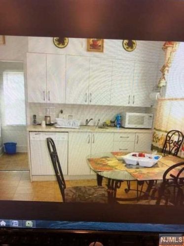 24 Palisade Ave, Outwater NJ 07026-3107 exterior