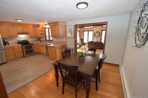 10 Chapman Rd, East Hampton CT  06424-1310 exterior
