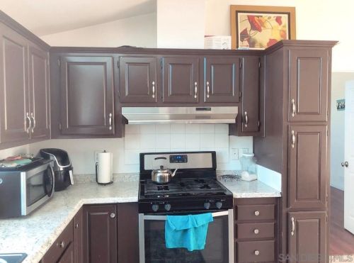 2885 Chollas Rd, San Diego CA 92105-4817 exterior