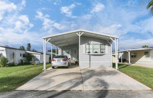 32 Flamenco Way, Fort Pierce, FL 34952-8524