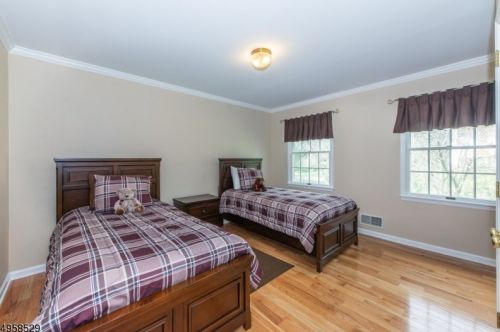 4 Roberts Rd, Dover NJ  07869-3475 exterior