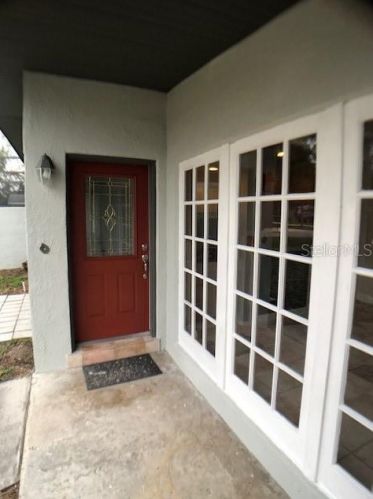 913 Carlson Dr, Orlando, FL 32804-1710