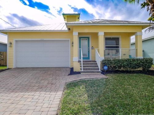 1018 28th St, Palm City, FL 34990-2995