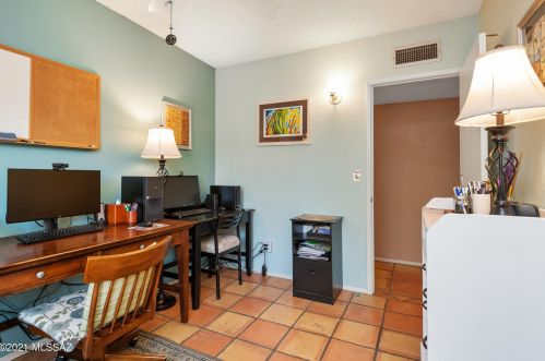 7552 Knollwood Cir, Tucson AZ 85750-2325 exterior