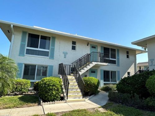 207 Palm Dr, Naples, FL 34112-4948
