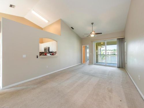 6860 Huntington Lakes Cir, Naples, FL 34119-8022