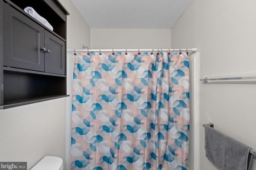 307 Dundee Pl, Fredericksburg VA  22405-2087 exterior