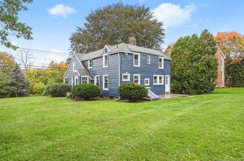 6088 Main St, Bridgeport CT  06611-2438 exterior