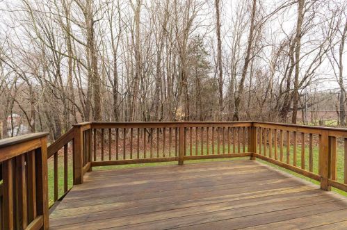 17 Windsor Ct, Poughkeepsie NY  12601-1116 exterior