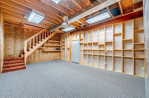 520 Vernon St, New Kensington PA  15068-5850 exterior