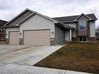 3105 10th St, Minot, ND 58703-9000