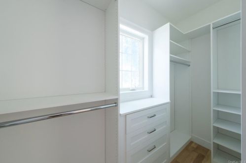 11 Manger Cir, New Rochelle NY  10803-2627 exterior