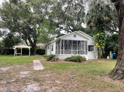16419 Lake Ln, Lutz, FL 33549-6184