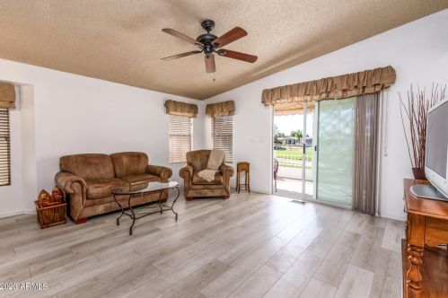 1935 Torrey Pne Ln, Chandler AZ  85249-3876 exterior