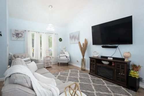 3206 Caleb Dr, Austin TX  78725-4756 exterior