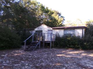 8668 Fields Rd, Milton, FL 32583-3102