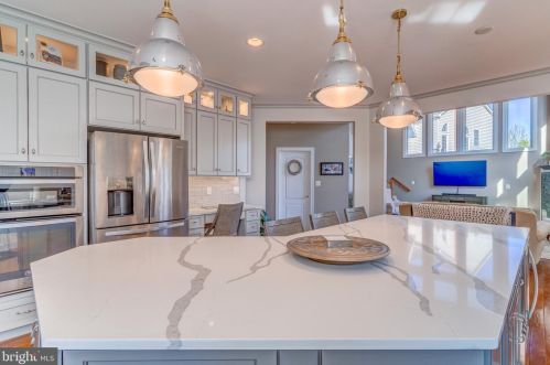 18292 St Georges Ct, Leesburg VA  20176-7421 exterior