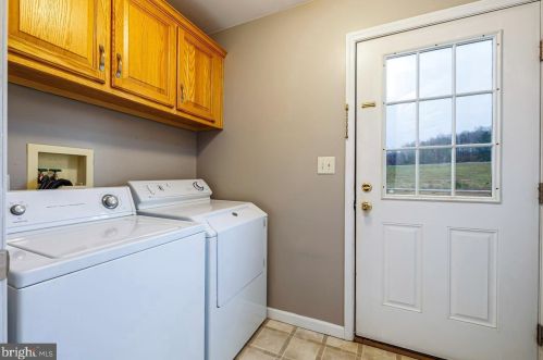 280 Massanutten Dr, Edinburg VA  22824-3022 exterior