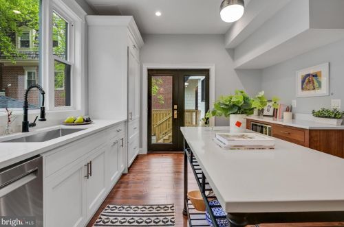 3749 Jocelyn St, Washington DC 20015-1836 exterior