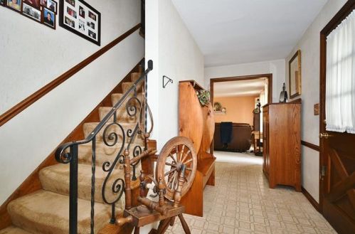 417 Maplevale Dr, Pittsburgh, PA 15236-4346