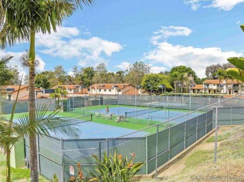 6829 Pear Tree Dr, Carlsbad CA  92011-3937 exterior