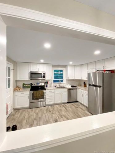 10 Mark Dr, Coventry CT  06238-1122 exterior