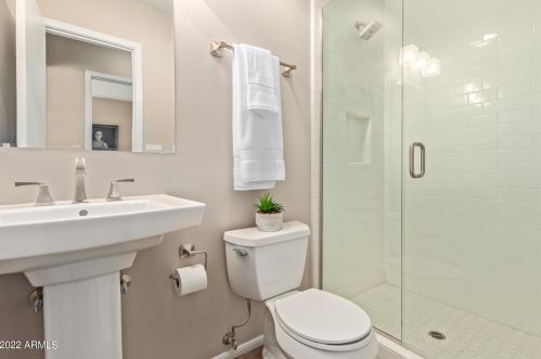 6507 Paradise Dr, Scottsdale AZ 85254-5175 exterior