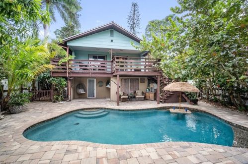 97 Shores Ave, Naples, FL 34110-1607