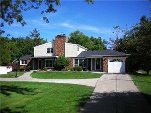 5417 Columbia Ave, Hamburg, NY 14075-5743