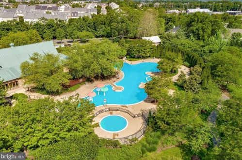 19372 Ml Dm Pl, Leesburg VA 20176-1637 exterior