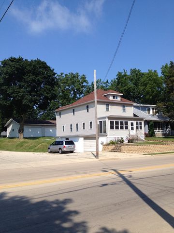 216 Main St, Horicon WI  53032-1525 exterior